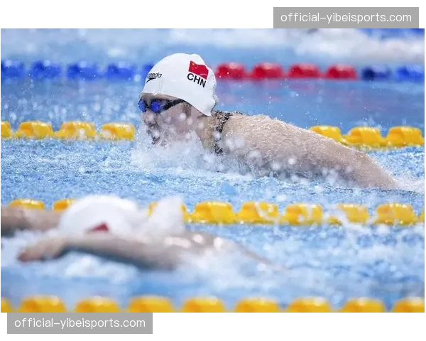 赛场之外的泳池：奥运冠军在运动员村教其他项目选手学游泳